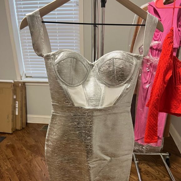 🔥Irreplaceable Off Shoulder Slvr Metallic Bandage - Picture 9 of 12